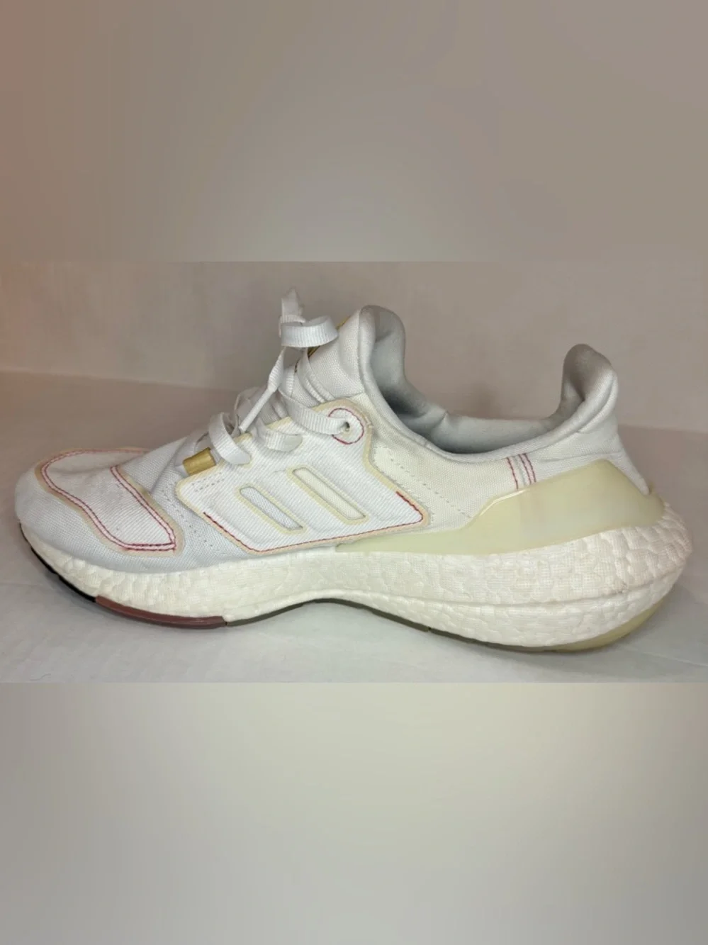 Adidas Women's Ultraboost 22 Running Shoes White/Pink Size 9.5